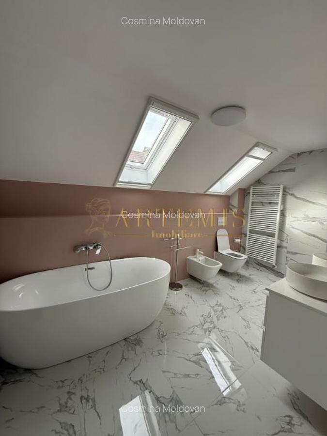 Casa individuala, decomandata,  4 camere, 250 mp., teren 1600 mp., zona Centura - 12