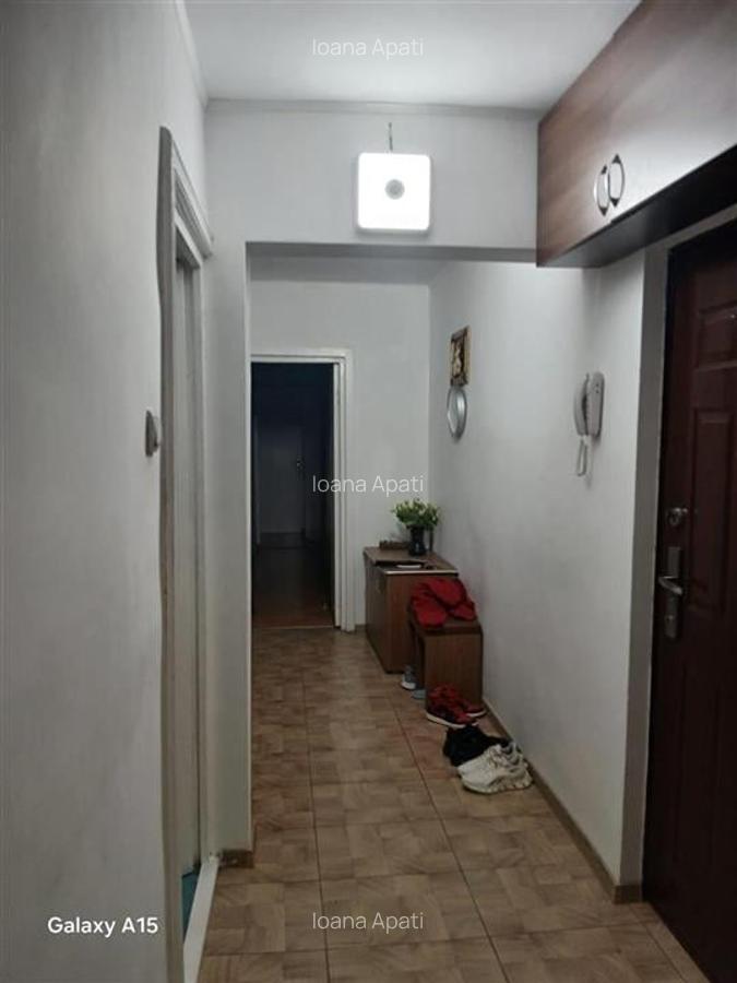 Apartament cu 4 camere decomandat în Nufărul - 3