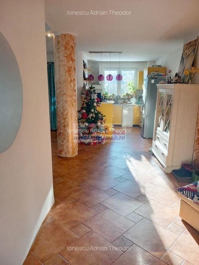 Vanzare apartament 3 camere  in Vila Parter Inalt Busteni Prahova - 4