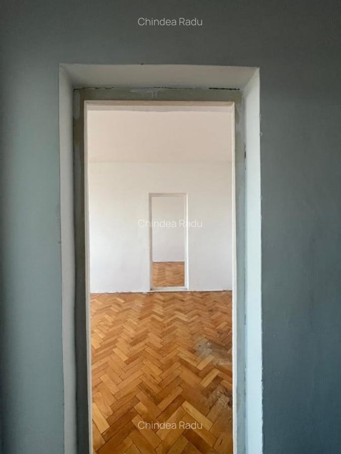 Apartament cu 2 camere in spate la Stadion, et 3 - 4