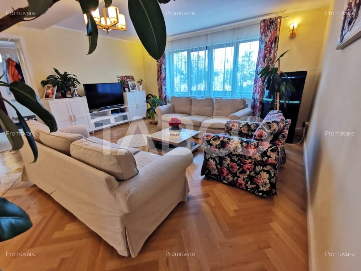 Casa de vanzare cu 4 camere decomandate si garaj in Cisnadie - 3