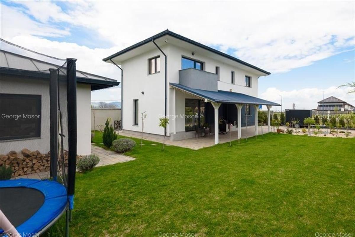 Proprietate deosebita, in nota distinctiva, Cristian, Brasov. - 14