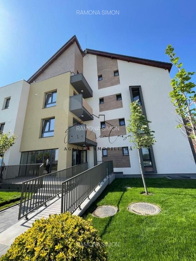 Apartament cu 3 camere decomandat în Tractorul - 4