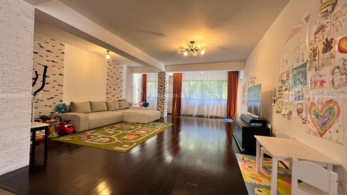 Apartament cu 4 camere decomandat în Băneasa - 3