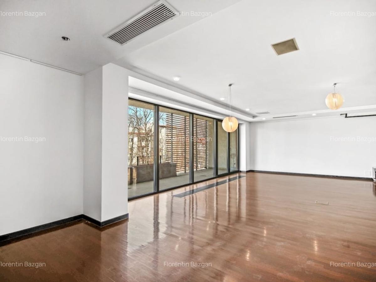 Inchiriere apartament 4 camere  Capitale -Praga - 7