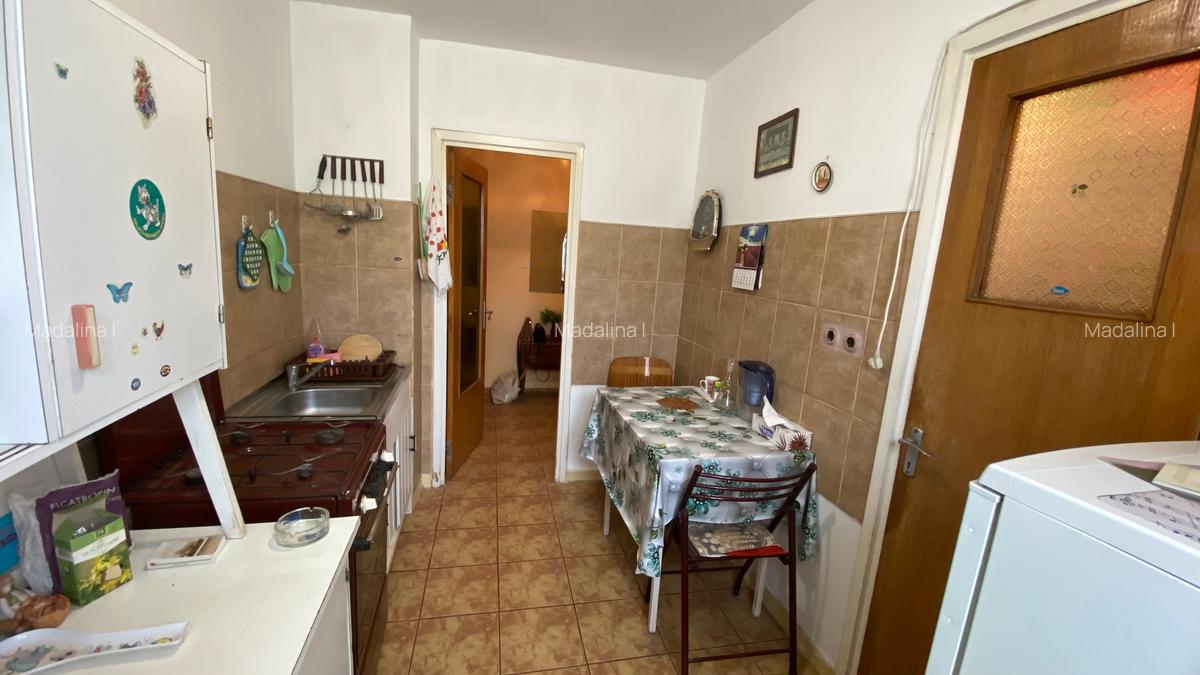 De vanzare ap cu 3 camere decomandat sector 3 - 15