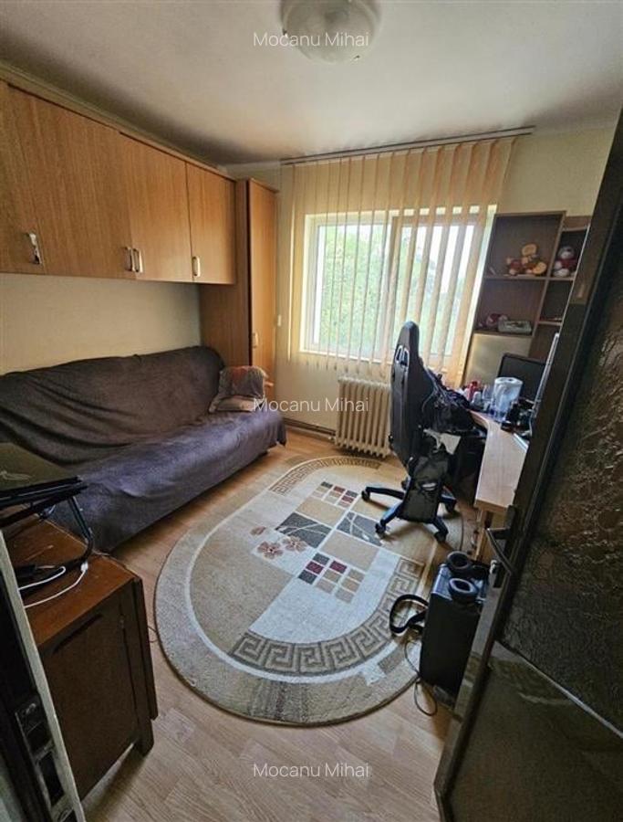 Etaj 1, fara risc 2 camere decomandat zona Mircea cel Batran - 2