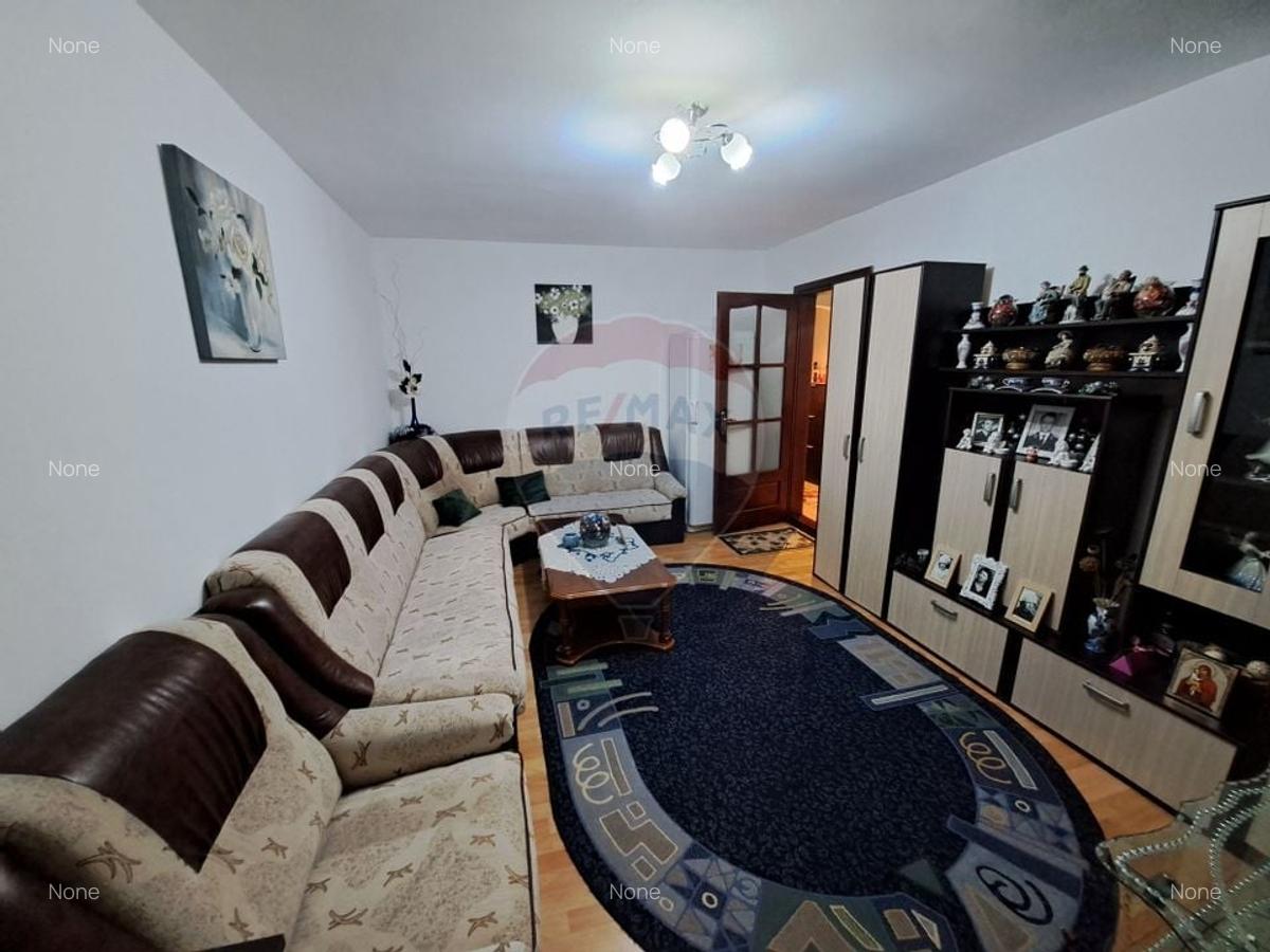 3 camere de inchiriat, zona Consul - 2