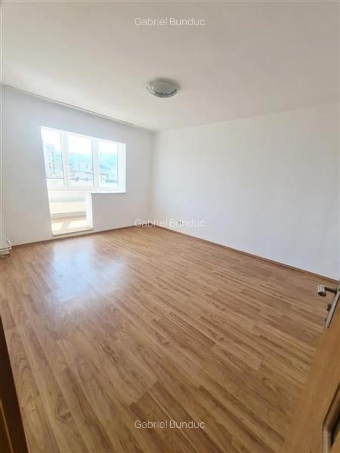 Apartament cu 4 camere decomandat, mobilat în Griviței - 10