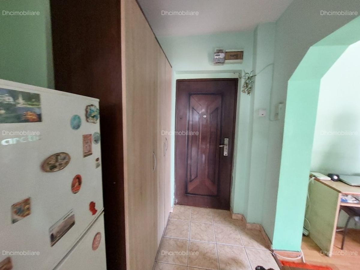 Cal Rahovei vis a vis de liceul Bolintineanu Ispirescu - 7