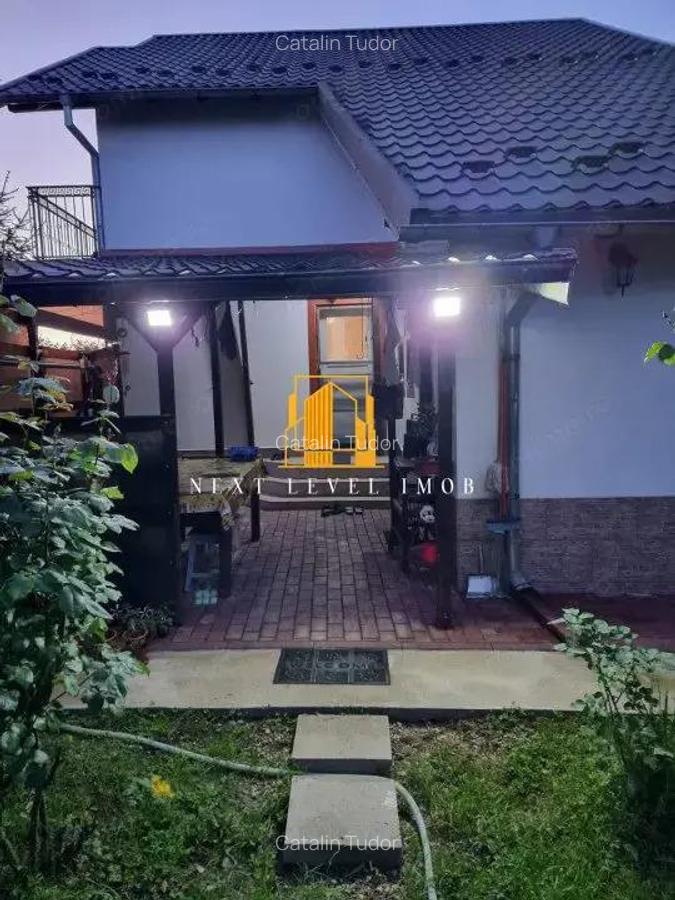Casa spa?ioasa cu 4 camere, situata intr-o zona lini?tita, aproape de Mall Vivo - 2
