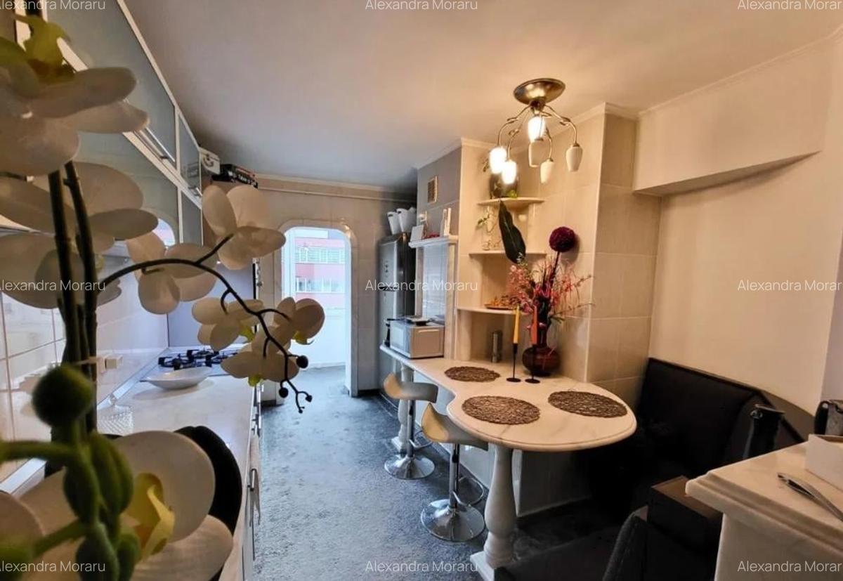 Apartament cu 3 camere decomandat, mobilat în Răcădău - 9