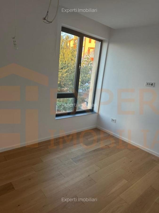 Vila deosebita de vanzare - zona Mamaia Nord pe malul lacului - 9