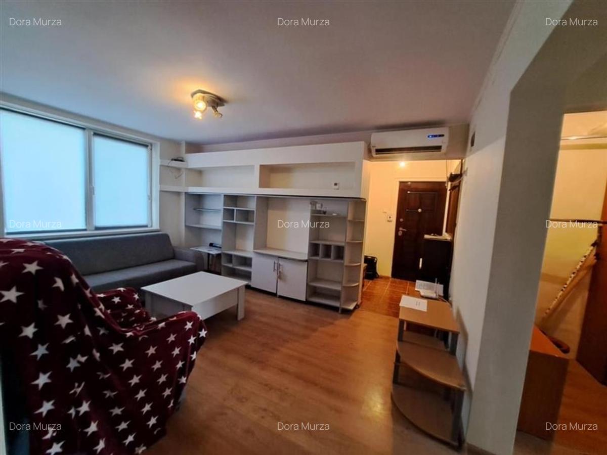 Apartament cu 4 camere decomandat în Central - 19