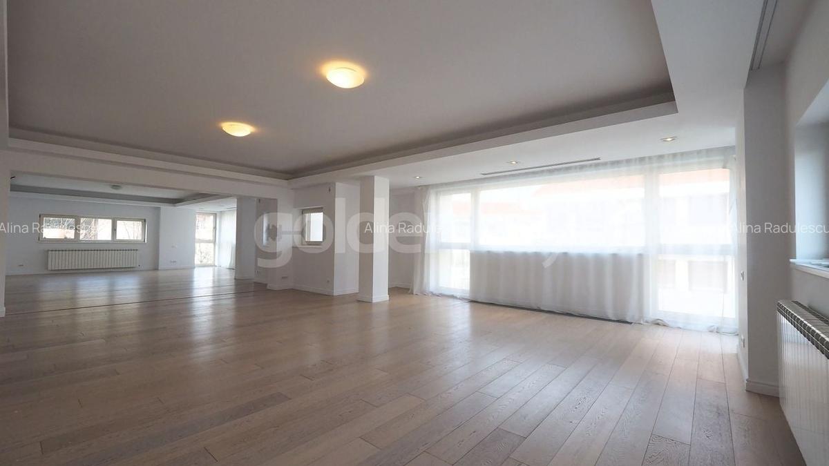 Apartament cu 6 camere decomandat în Herăstrău - 3