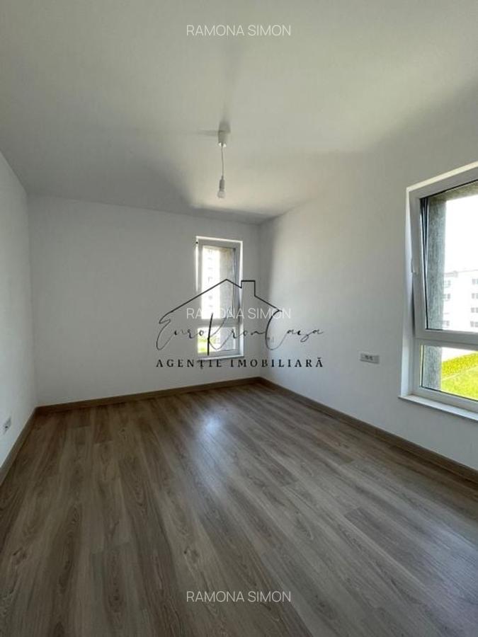 Apartament cu 3 camere decomandat în Tractorul - 15