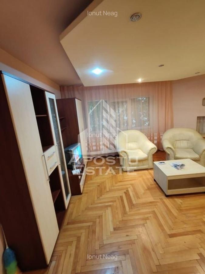 Apartament cu 3 camere, spatios, zona Soarelui - 2