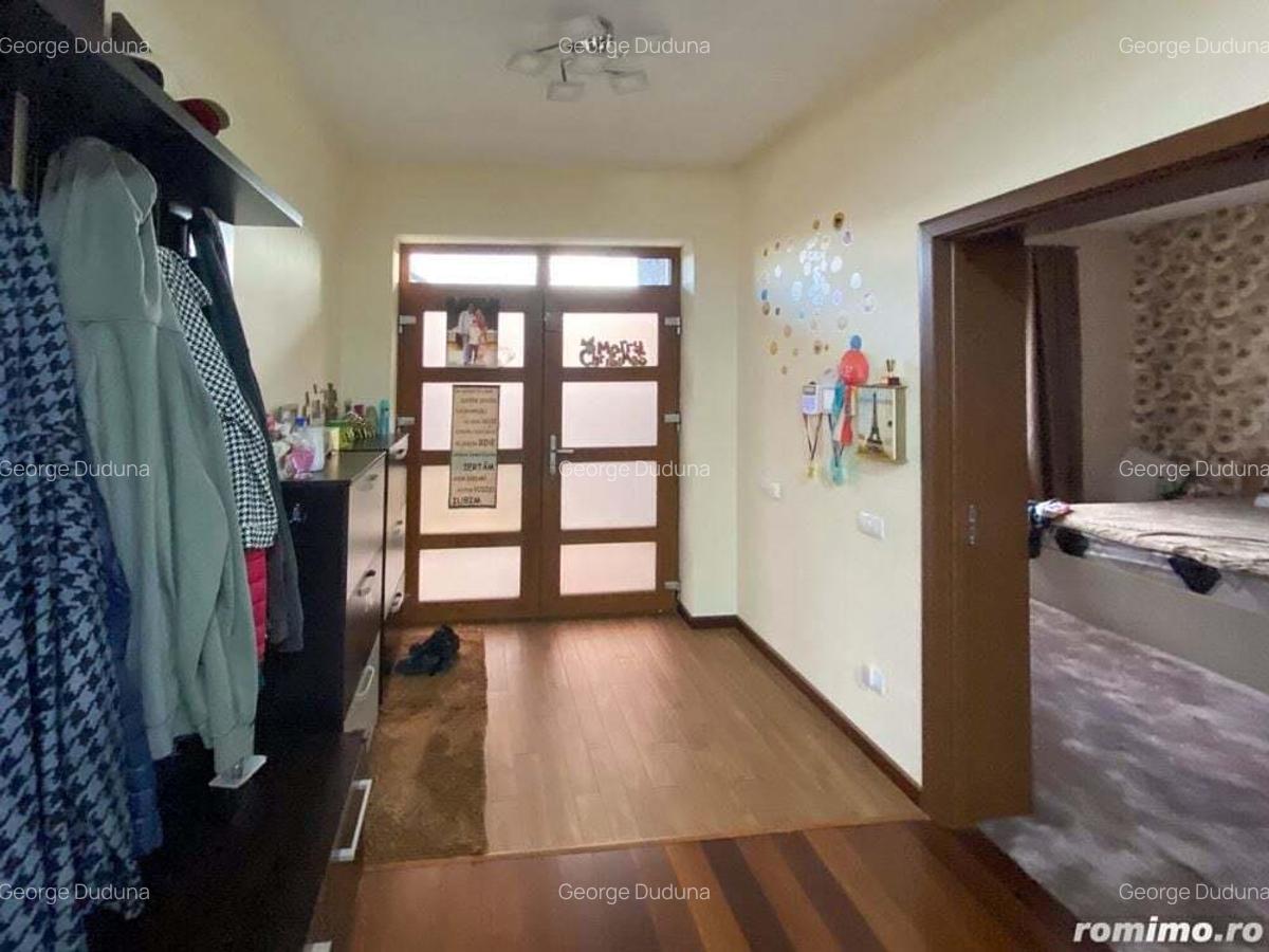Descopera Elegan?a ?i Rafinamentul: Vila de Vis pe un lot generos - 17