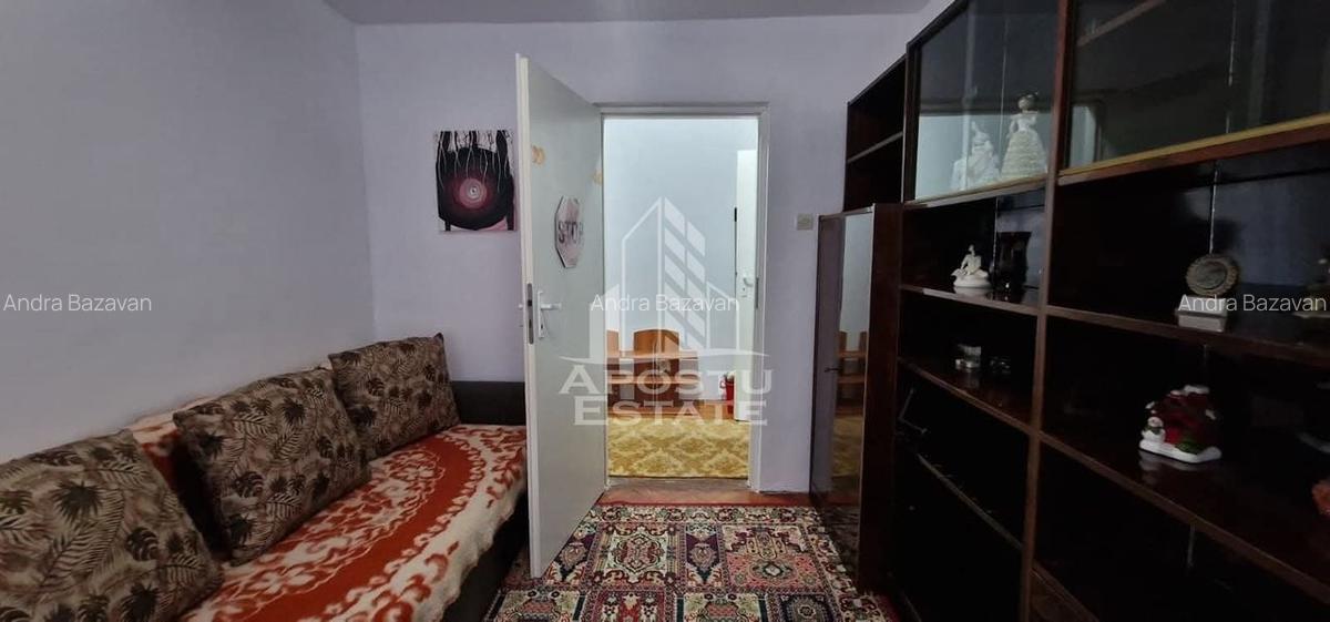 Apartament cu 3 camere, etaj 1, centrala proprie,  Lipovei - 7