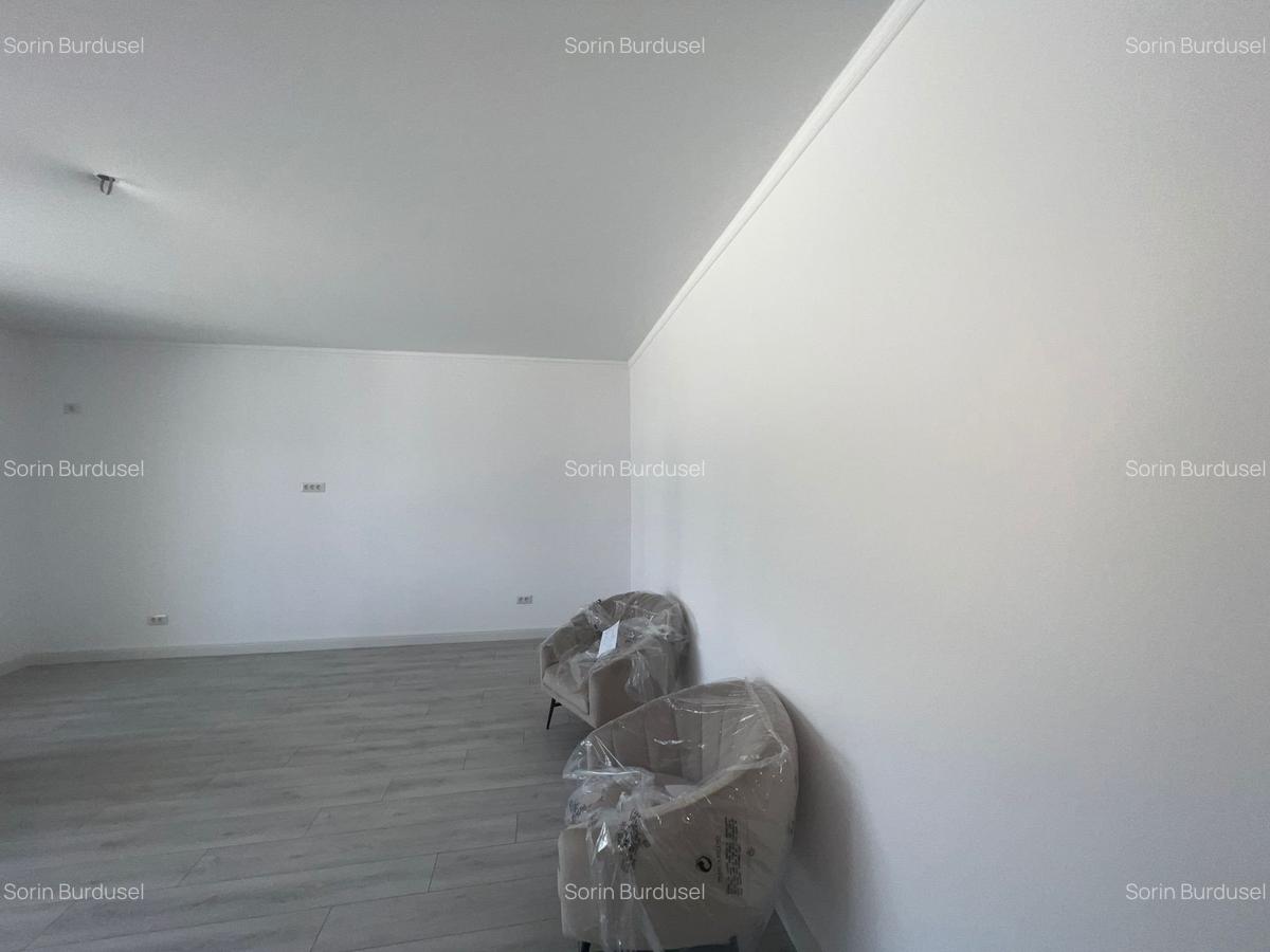 Apartament cu 2 camere decomandat în Apărătorii Patriei - 3
