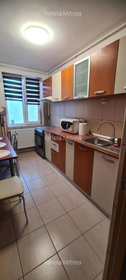 – apartament spațios cu 4 camere la etajul 4/4, 75 m², zona Far - 8