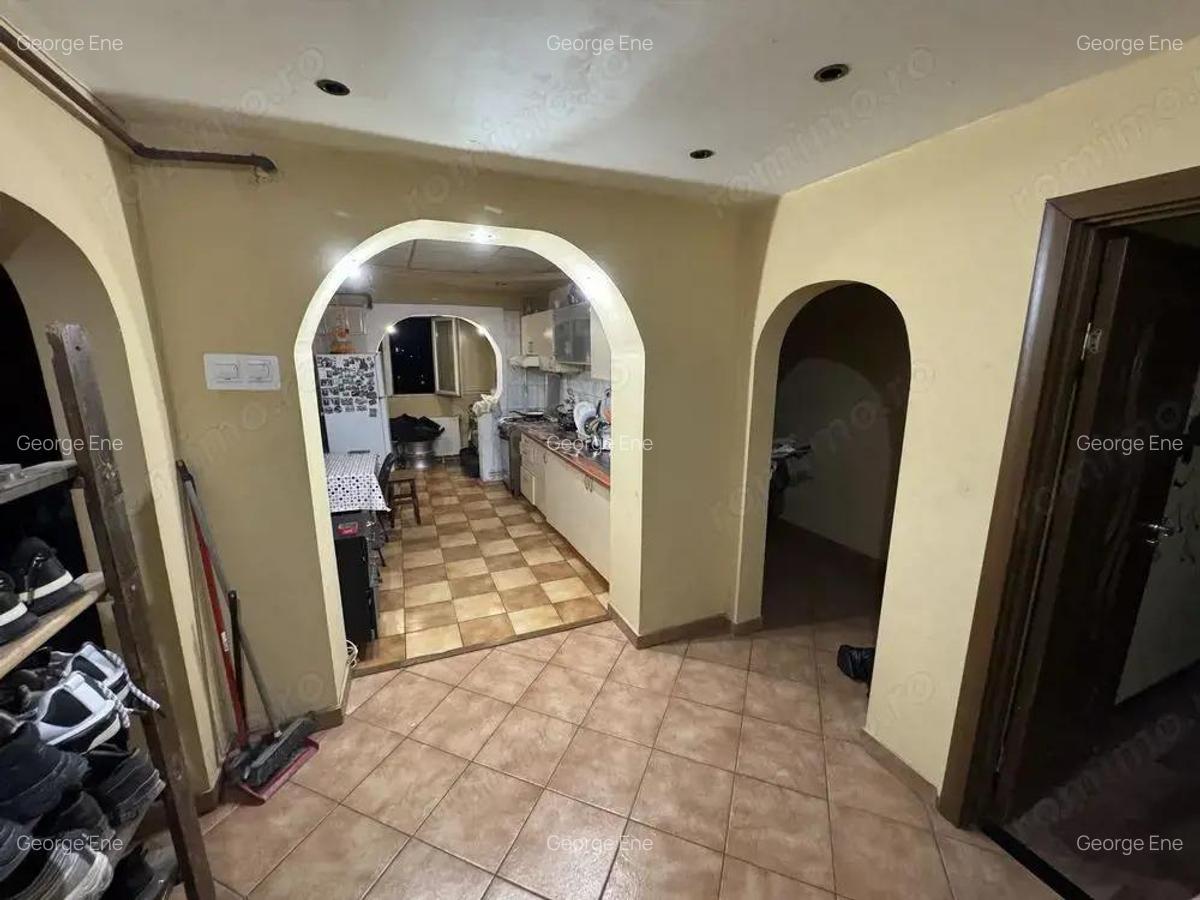 Apartament 4 camere vanzare zona piata Rahova Sos.Alexandriei cu 2 bai - 1