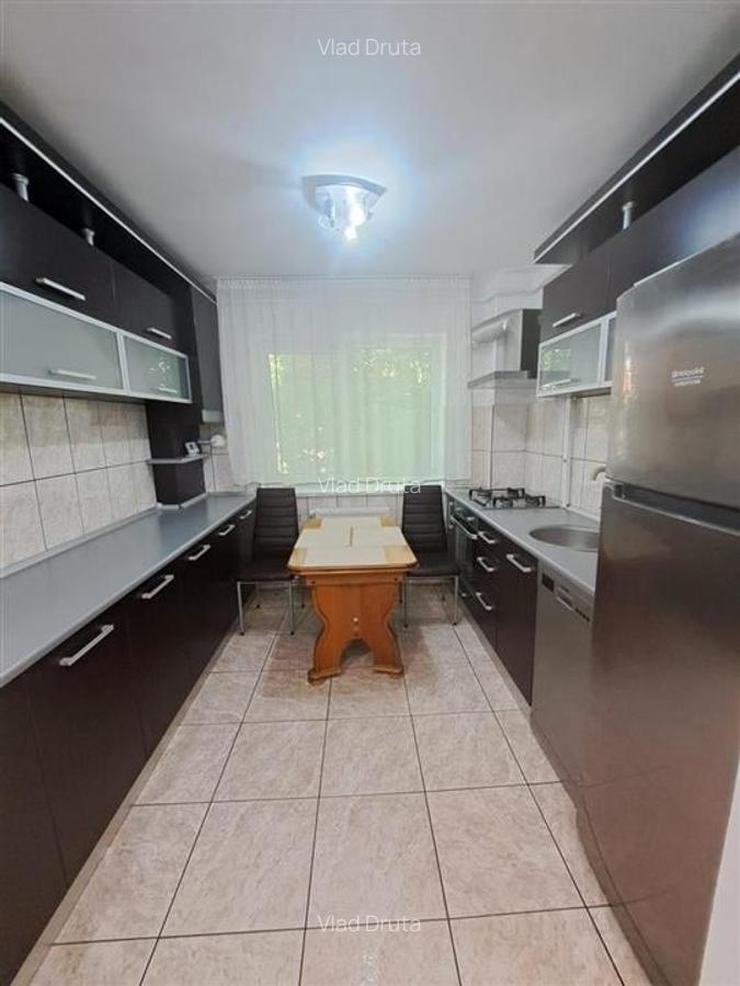 Apartament cu 3 camere decomandat în Central - 2