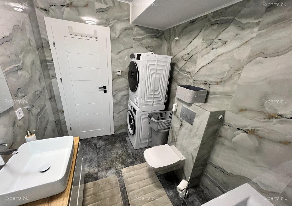 Inchiriere casa 4 camere decomandate ?elimbar, str. Triajului - 4