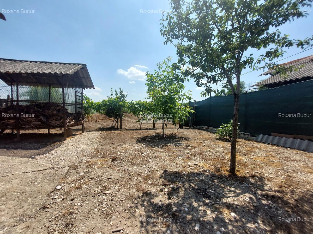 Casă cu 3 camere în Comișani - 16
