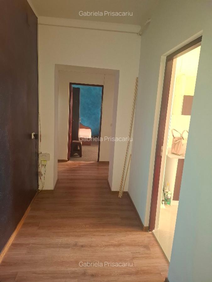 Închiriez apartament cu 2  camere - 4