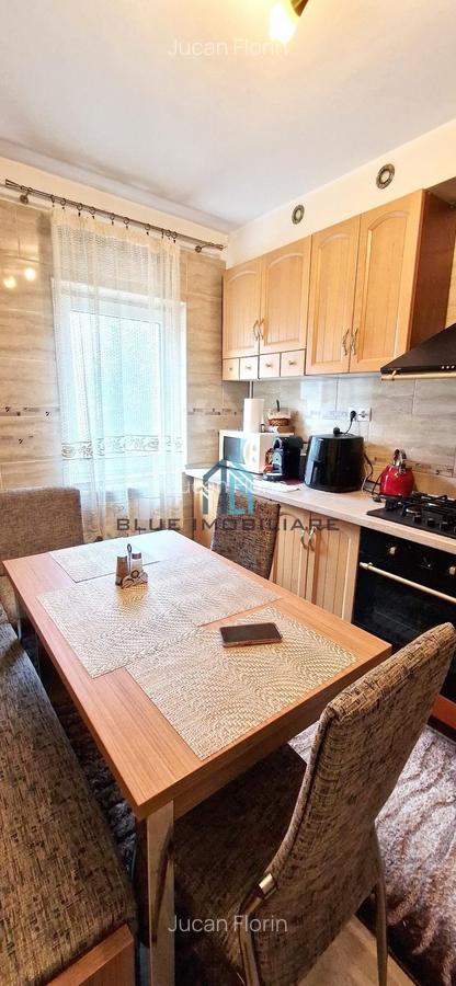 Apartament cu 4 camere. etaj 2, bloc 1982 - 3