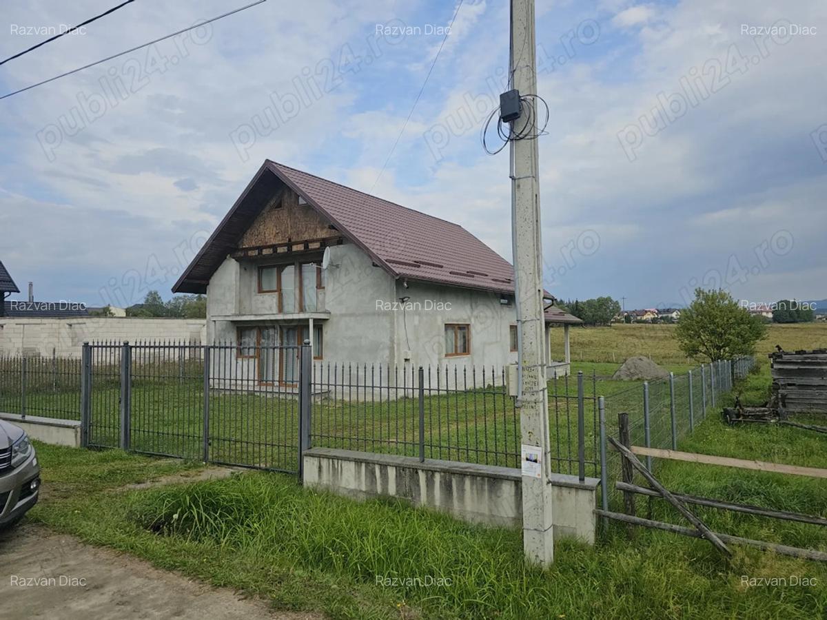 Casa spa?ioasa P+M de vanzare teren 1.000 mp Poiana Stampei, Suceava - 1