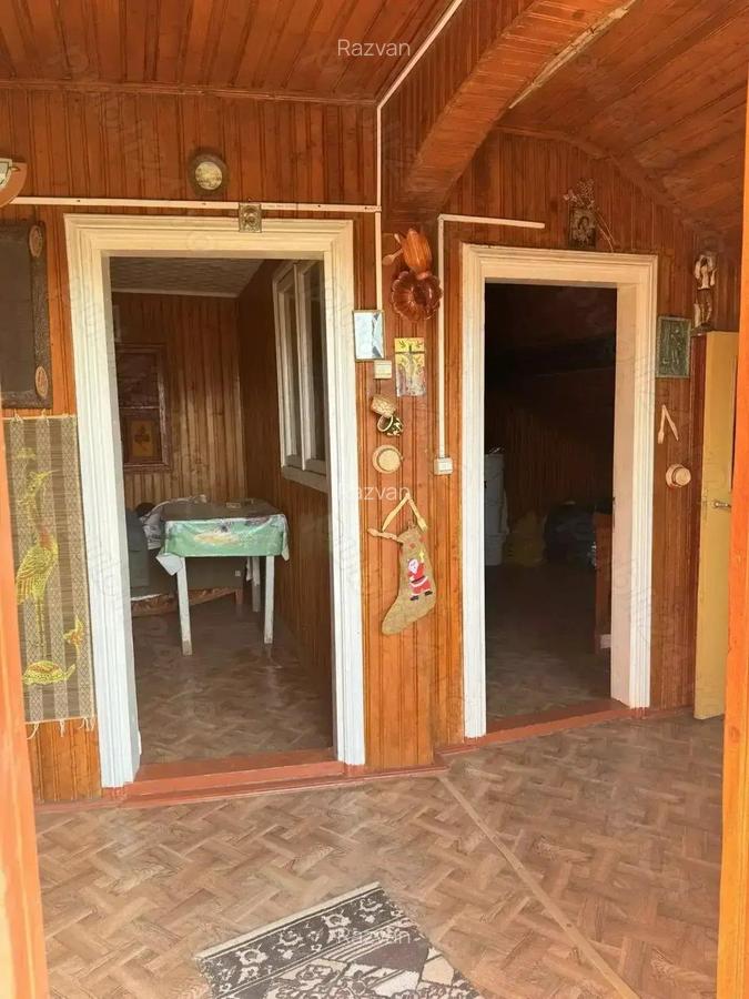 Casa spa?ioasa cu curte, in zona Salaj - 9