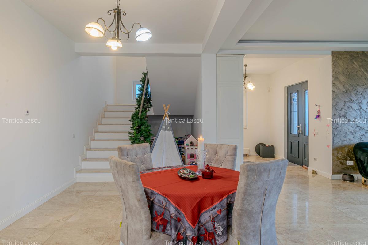 Locuinta construită pentru a fi locuită, nu doar admirată, complet mobilata - 33