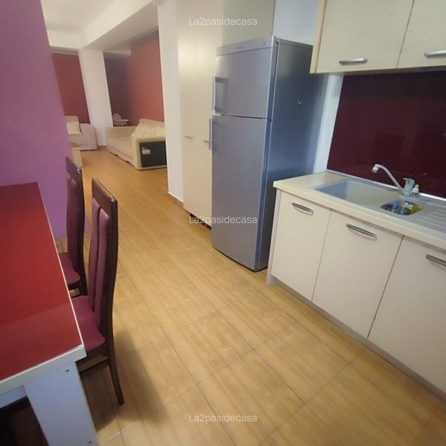 Inchiriere Apartament 2 camere spatios pe malul marii - 11