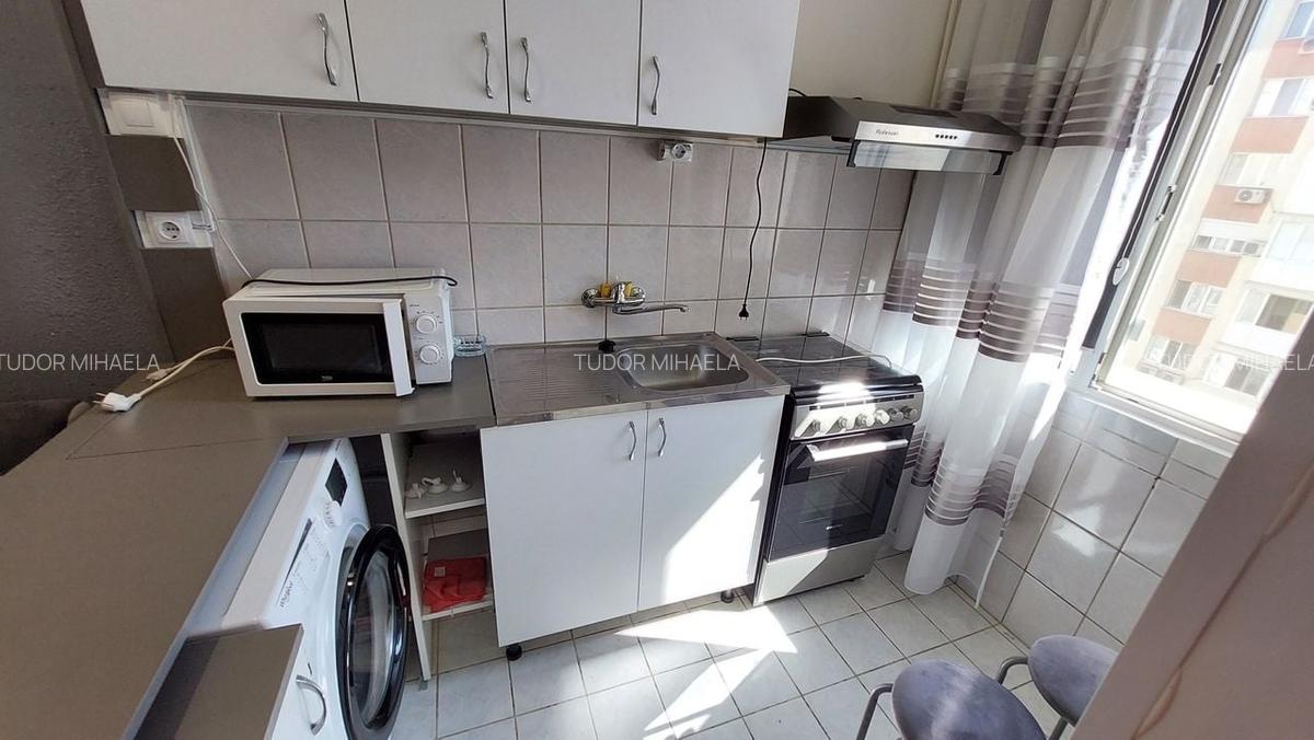 Titan chiar langa metrou Titan, prima inchiriere dupa renovare. - 3