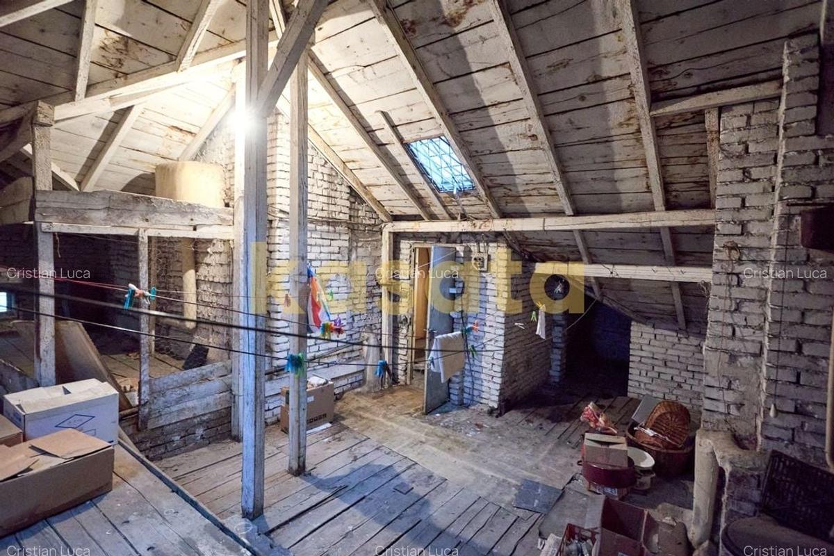 CASĂ CLASICĂ DE VANZARE CU POTENȚIAL PREMIUM ÎN ZONA 1 MAI - 34