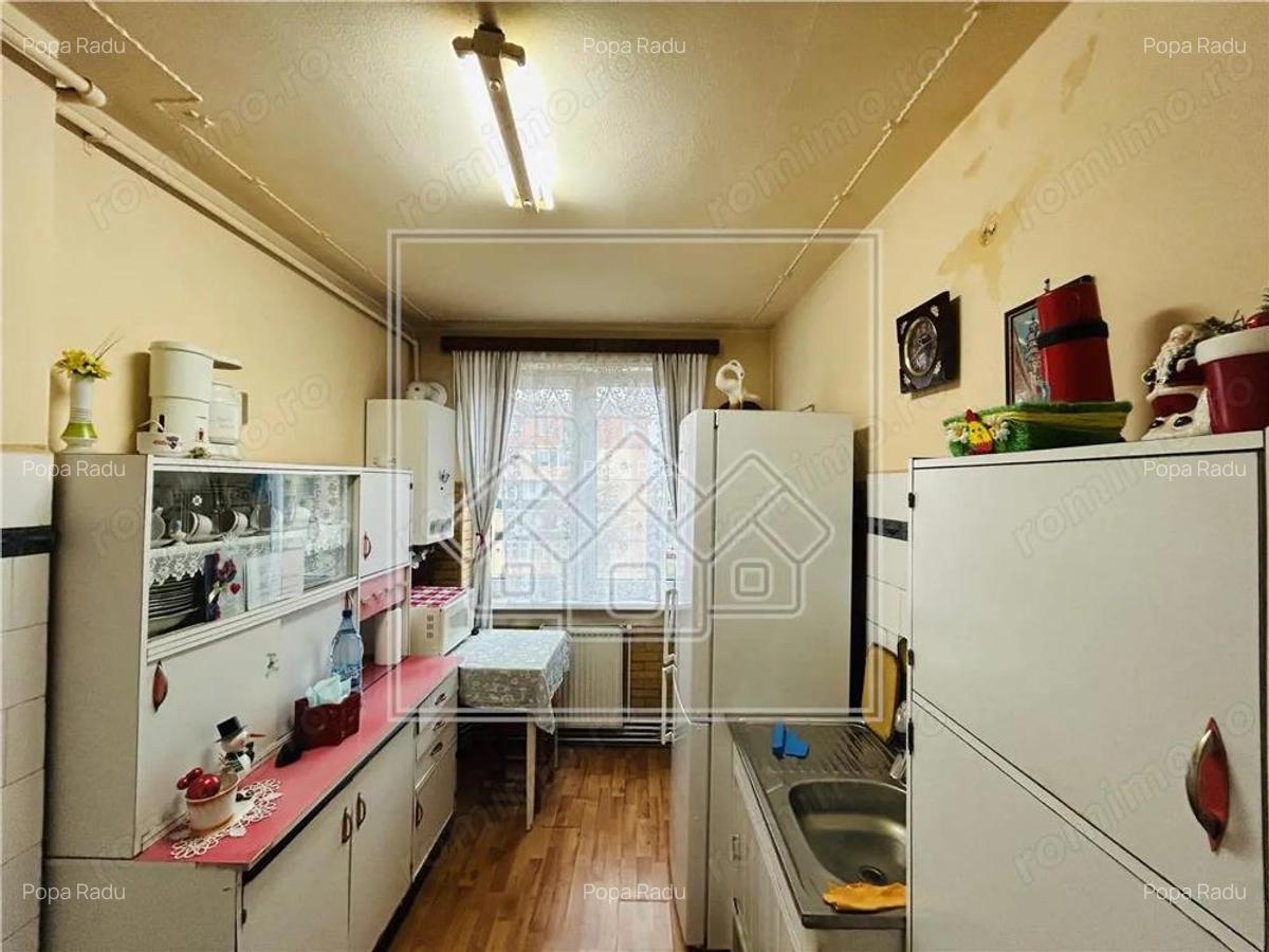 Ap cu 2 camere, balcon, etaj 3 4, zona Terezian - 10