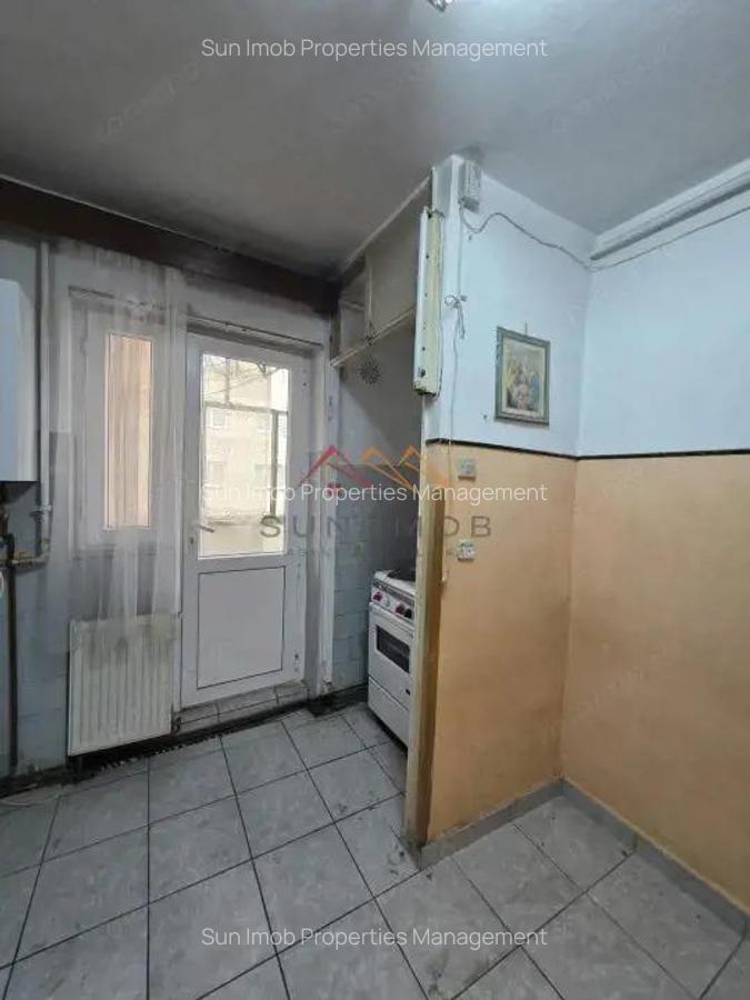 Apartament 2 camere, ultracentral, etaj 1/4, centrala termica, Campina - 1
