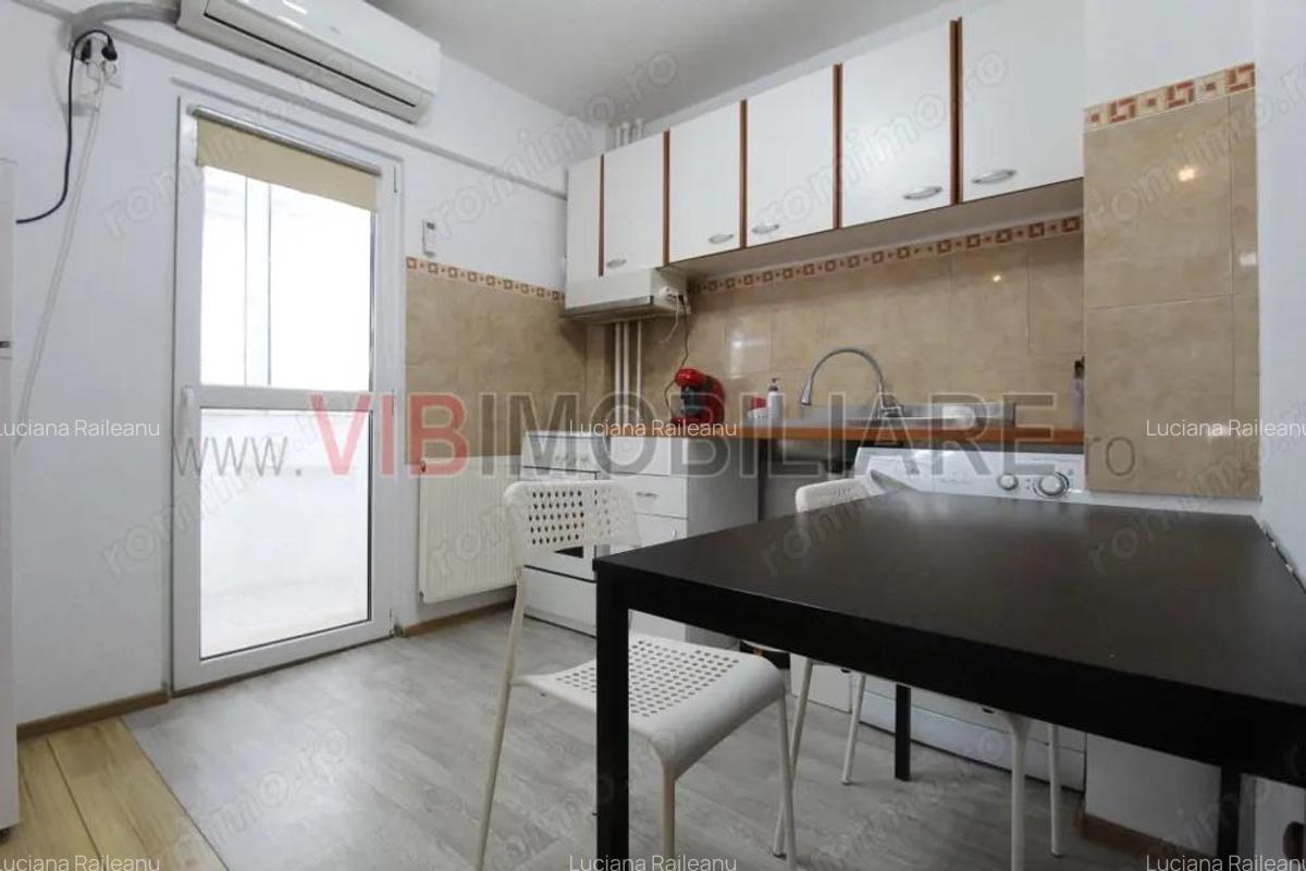 Calea Calarasilor - Piata Muncii - 2 balcoane - bloc mixt - 12