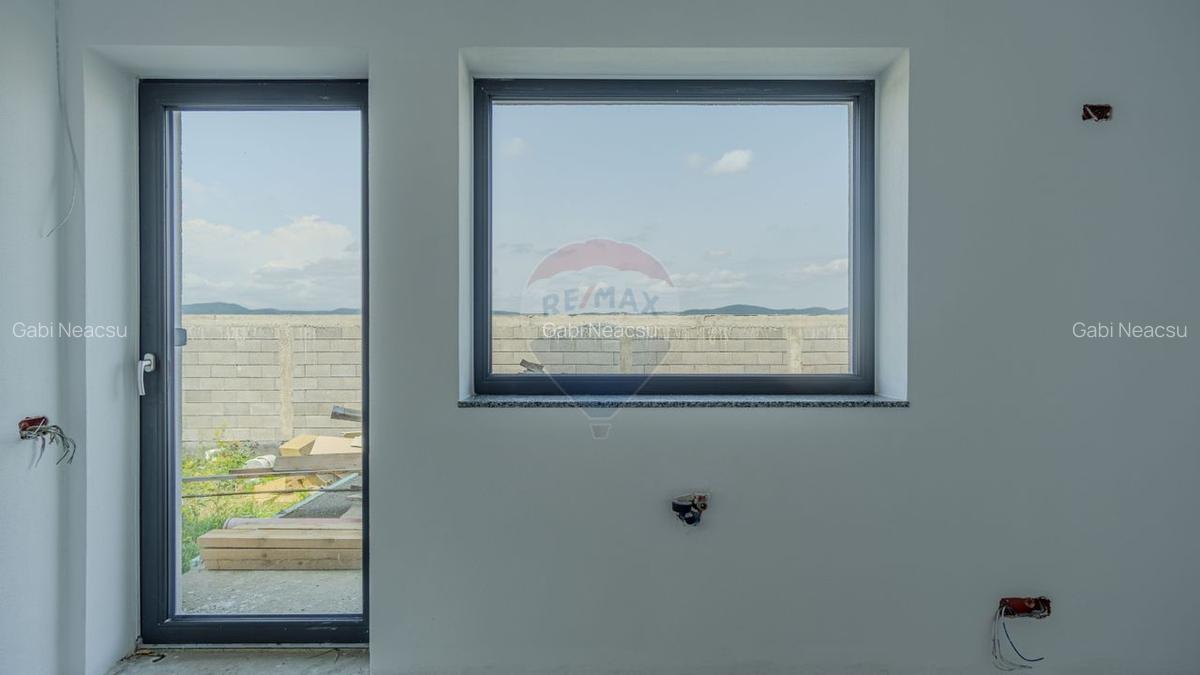 Casa moderna, la cheie, in Cristian - Str. Carpati - 14