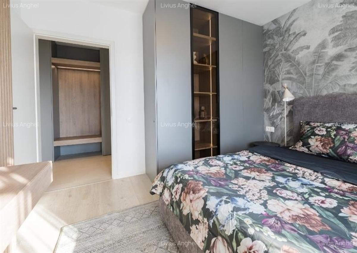 Apartament cu 3 camere decomandat în Tractorul - 13
