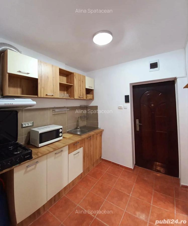 Inchiriez garsoniera - 2