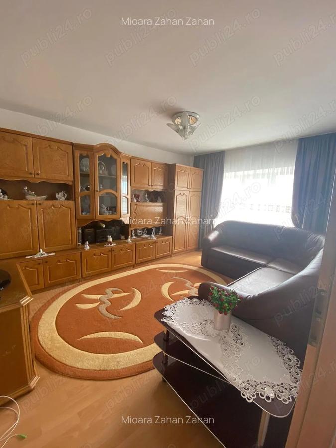 Inchiriez apartament 3 camere - 4 Inchiriez apartament 3 camere - 4