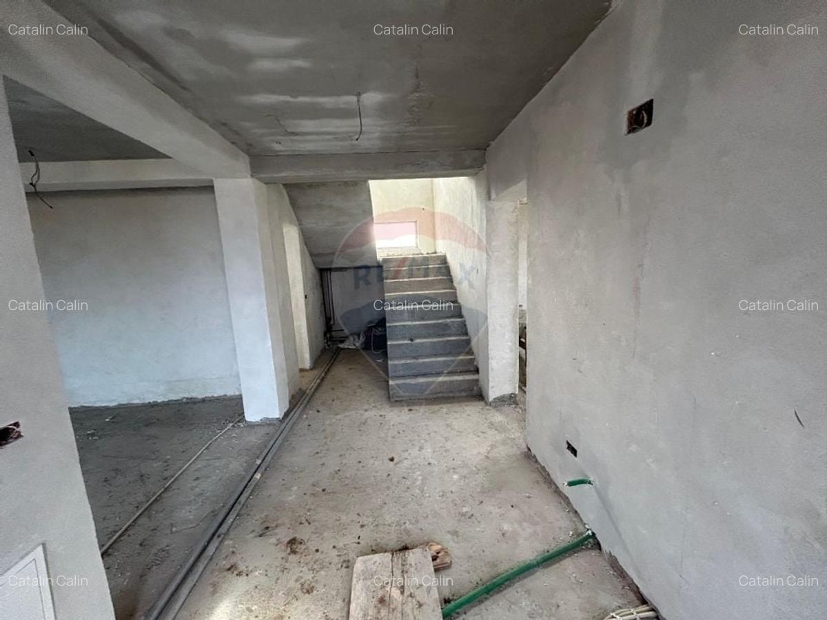 Casa / Vila cu 4 camere de vanzare in zona Ghercesti - 2