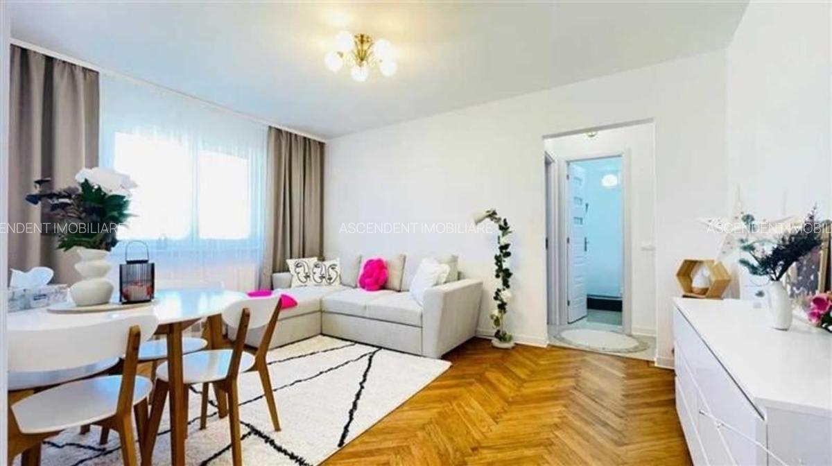 Apartament cu 2 camere decomandat în Florilor - 1