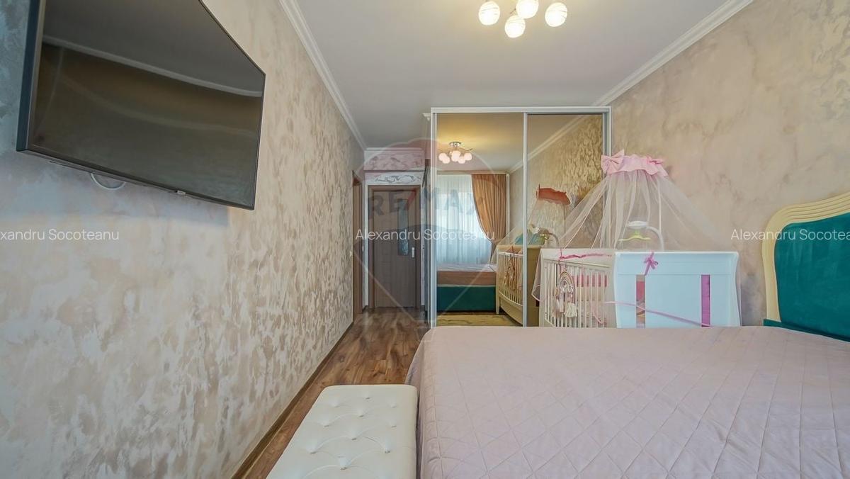 Apartament cu 4 camere decomandat, mobilat în Tractorul - 27
