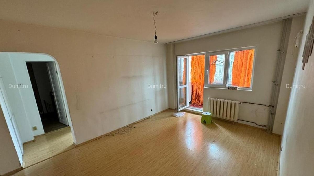 LUJERULUI- str. Partizanilor,  Apartament cu 2 camere semidecomandat - 53 m - 7