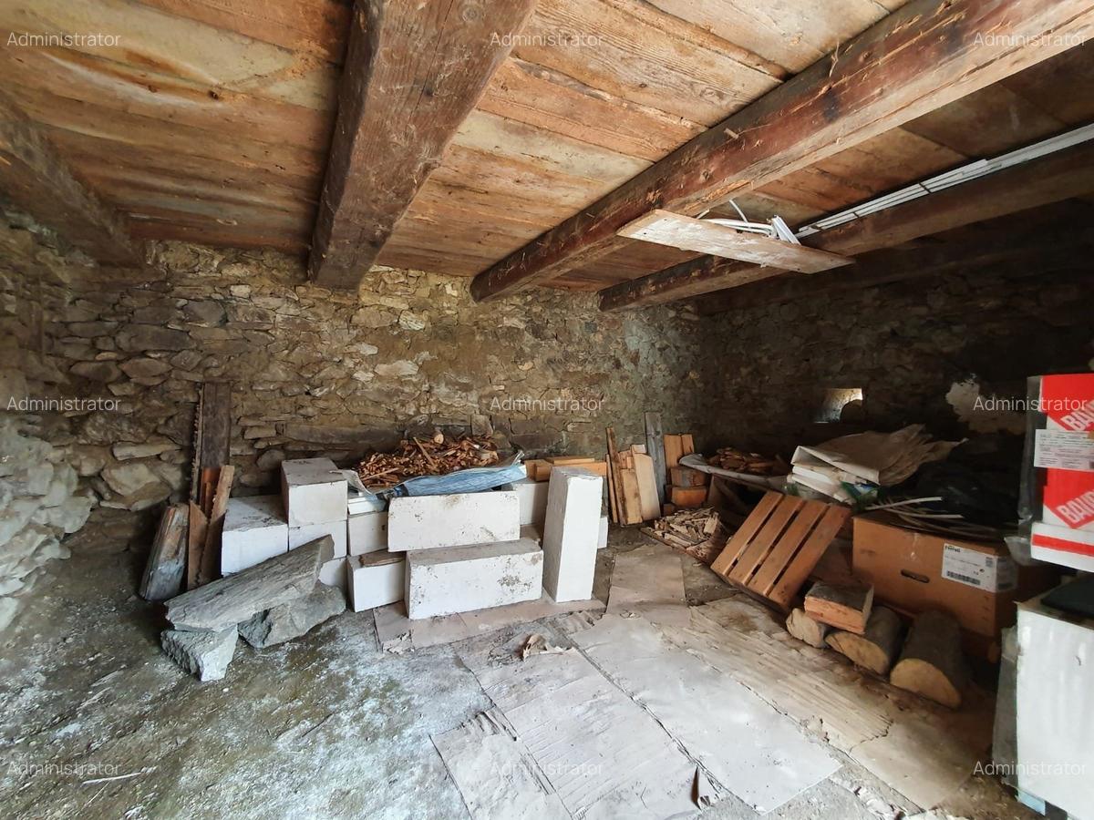 Vind vila in satul ROD- Pe drumul TRANSALPINA - 17