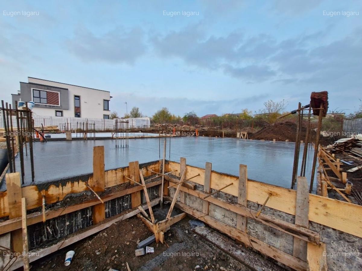 Vila lux, Lebada, 5 camere, 3 bai, curent 380 kw, COMISION  0 - 8